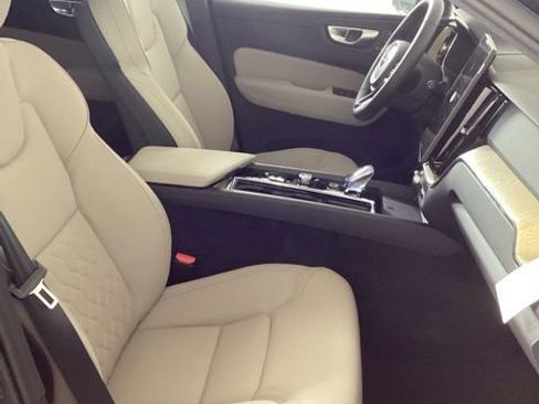 New 2026 Volvo XC60 B5 Plus w/ Protection Package Premier image 20