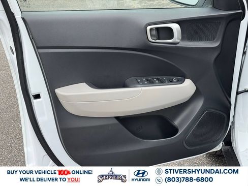 Certified 2026 Hyundai Venue SEL FWD image 22