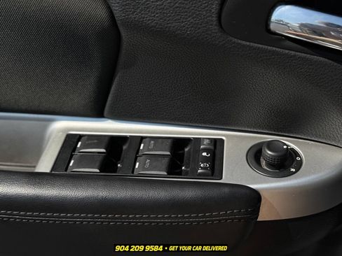 Used 2012 Chrysler 200 Touring FWD image 16