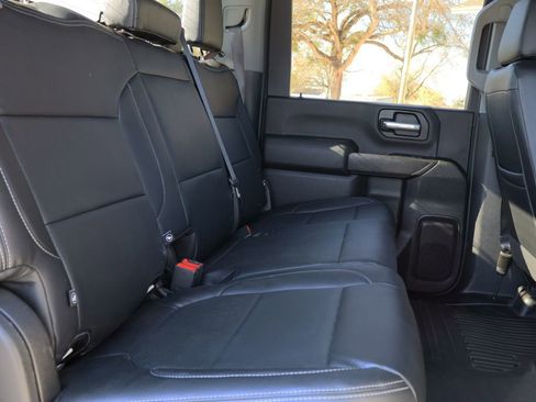 Used 2020 GMC Sierra 2500 4x4 Crew Cab w/ Gooseneck/5TH Wheel Package image 24