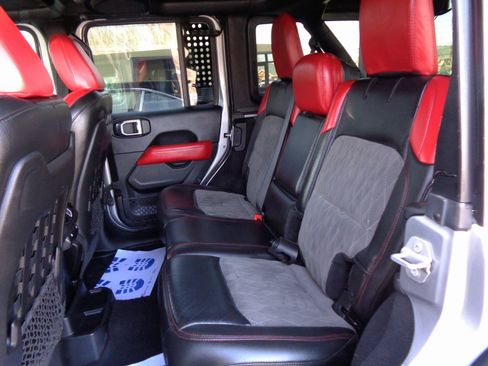 Used 2018 Jeep Wrangler Unlimited Rubicon image 17