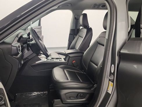 Used 2024 Ford Explorer XLT w/ Equipment Group 202A AWD/4WD image 15