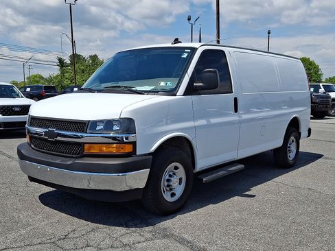 Used 2022 Chevrolet Express 2500 w/ Communications Package RWD image 3