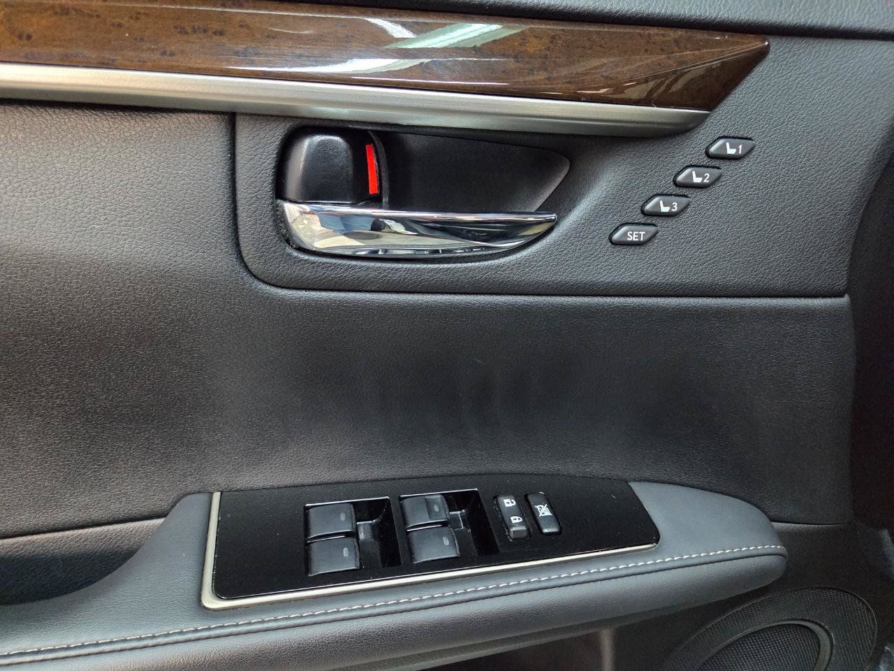 Used 2018 Lexus ES 350 w/ Luxury Package w/Wood Trim FWD image 28