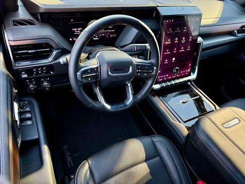 Used 2025 GMC Yukon XL Denali image 26