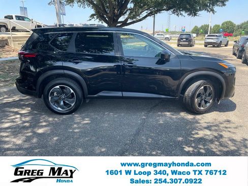Used 2025 Nissan Rogue SV FWD image 2