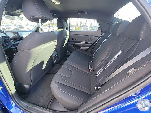 Used 2025 Hyundai Elantra SEL w/ Cargo Package image 28