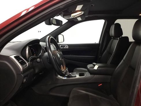 Used 2022 Jeep Grand Cherokee Laredo X AWD/4WD image 7