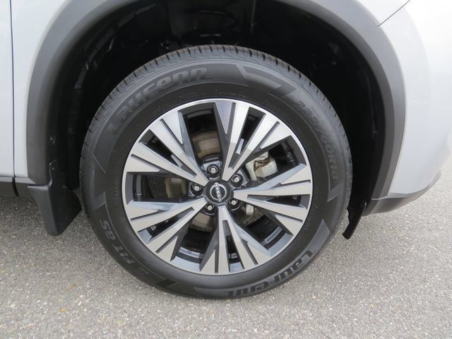 Used 2023 Nissan Rogue SV w/ SV Premium B Package FWD image 11