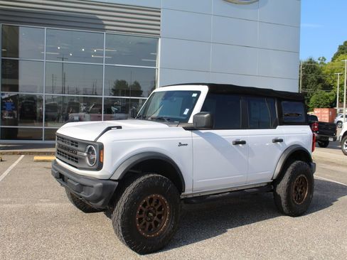 Used 2022 Ford Bronco 4-Door AWD/4WD image 2