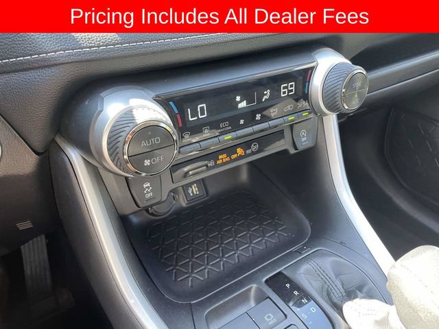 Used 2025 Toyota RAV4 XLE AWD/4WD image 32