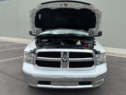 Used 2019 RAM 1500 Classic SLT AWD/4WD image 9