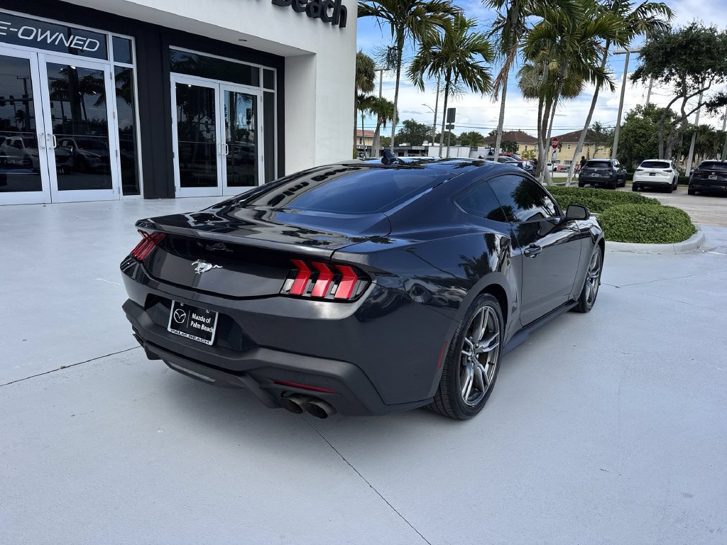 Used 2024 Ford Mustang Coupe RWD image 3