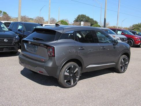 New 2026 Nissan Kicks SR image 3