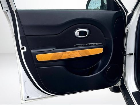 Used 2016 Kia Soul FWD image 24