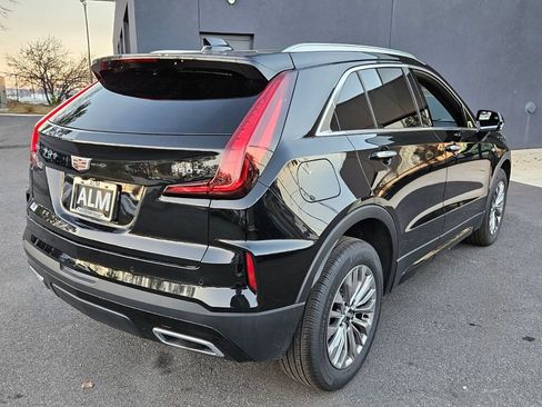 Used 2025 Cadillac XT4 Premium Luxury image 7