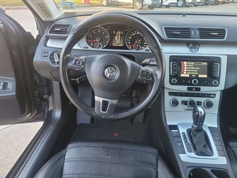 Used 2013 Volkswagen CC Sport image 20