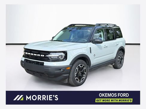 Used 2023 Ford Bronco Sport Outer Banks w/ Tech Package AWD/4WD image 1