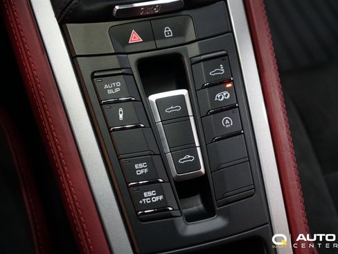 Used 2020 Porsche 718 Boxster Spyder image 32