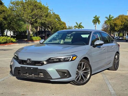 Used 2022 Honda Civic Touring image 1