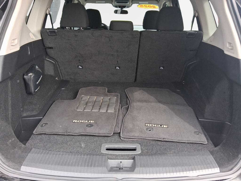 Used 2025 Nissan Rogue SV FWD image 25