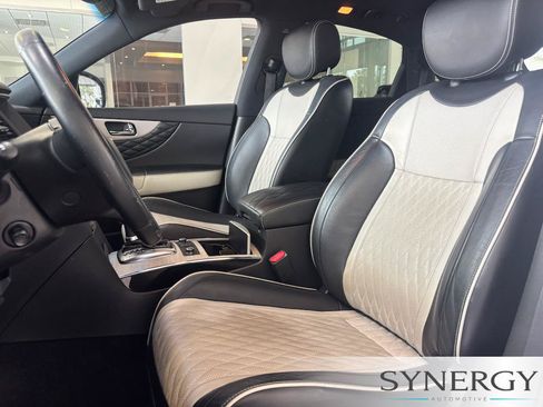 Used 2017 INFINITI QX70 2WD w/ Limited Package image 18