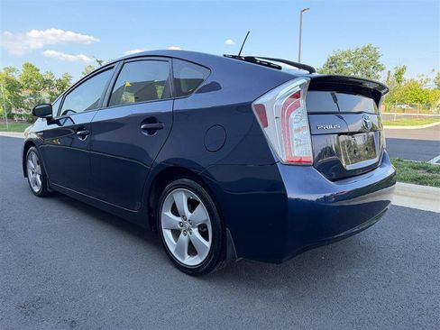 Used 2015 Toyota Prius Five w/ Advanced Technology Package FWD image 9