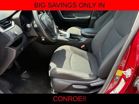 Used 2021 Toyota RAV4 LE AWD/4WD image 12