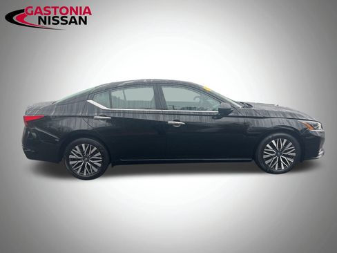 Used 2024 Nissan Altima 2.5 SV image 22