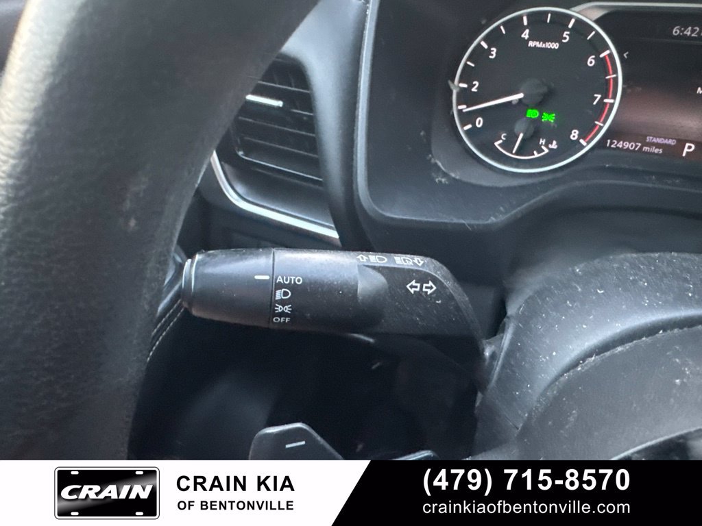 Used 2021 Nissan Rogue SV FWD image 17
