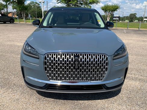Used 2023 Lincoln Corsair FWD w/ Equipment Group 101A image 4