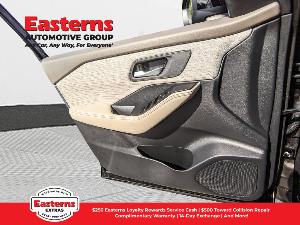 Used 2023 Nissan Rogue SV AWD/4WD image 27