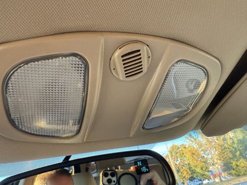 Used 2005 Chevrolet Equinox LT w/ Preferred Equipment Group AWD/4WD image 26