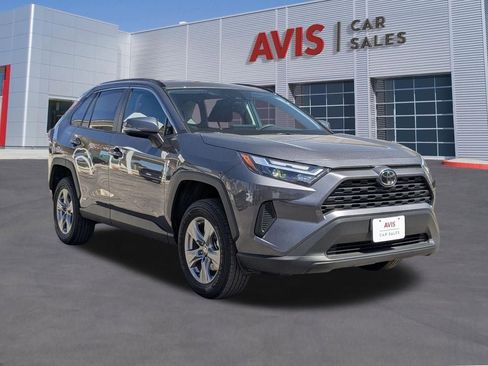 Used 2025 Toyota RAV4 XLE image 9
