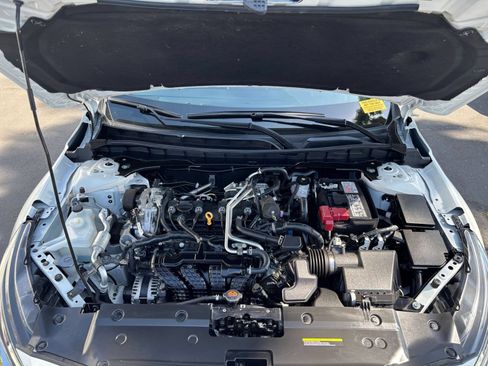 Used 2025 Nissan Altima 2.5 SV FWD image 32