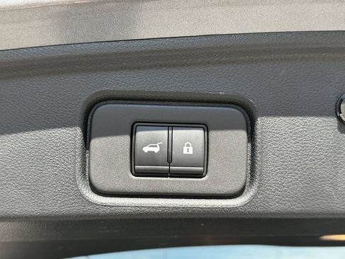 Certified 2025 Nissan Pathfinder SL AWD/4WD image 21