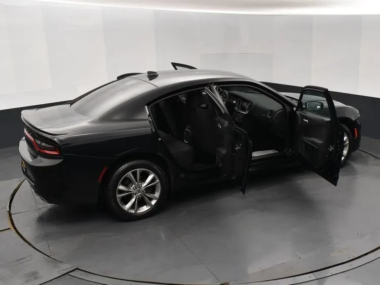 Used 2020 Dodge Charger SXT AWD/4WD image 6