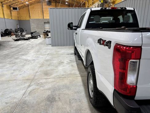 Used 2019 Ford F350 XL w/ Power Equipment Group image 9