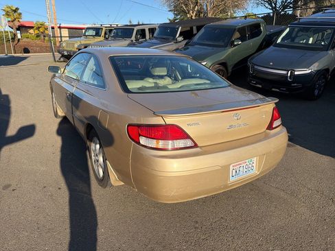 Used 2000 Toyota Solara SE image 2