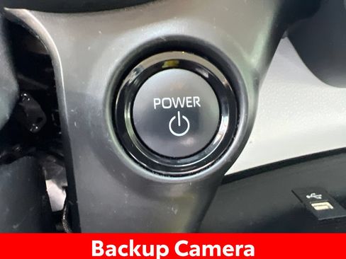 Used 2025 Toyota Sienna XLE FWD image 11
