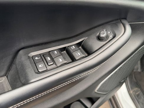 Used 2021 Jeep Grand Cherokee L Limited AWD/4WD image 17