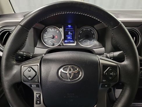 Used 2016 Toyota Tacoma SR5 image 14