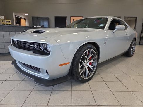 Used 2021 Dodge Challenger SRT Hellcat image 2