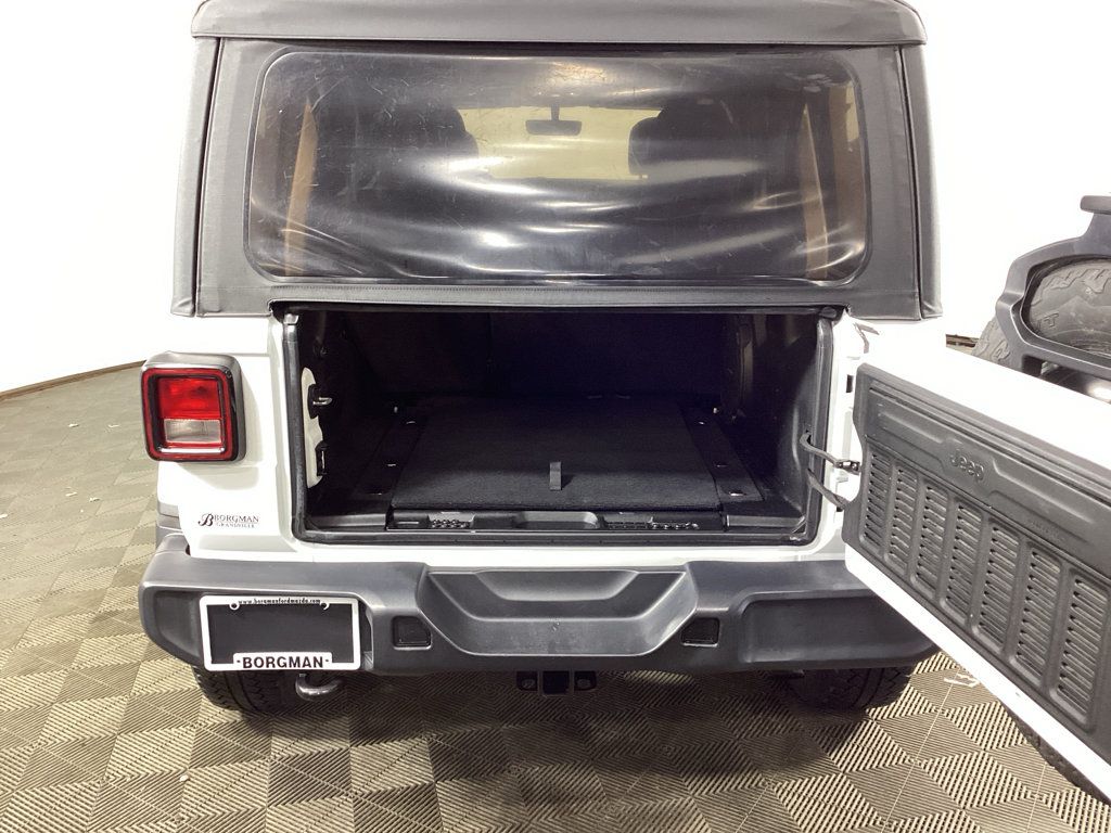 Used 2020 Jeep Wrangler Unlimited Sahara AWD/4WD image 12