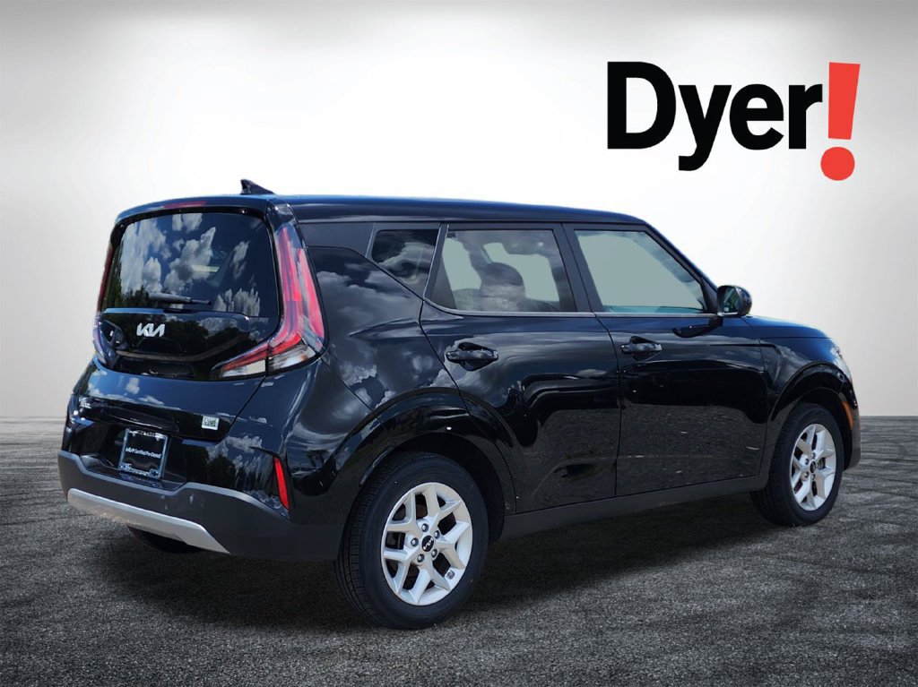 Certified 2024 Kia Soul LX w/ Option Group 015 FWD image 4