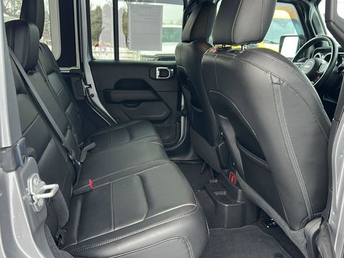 Used 2021 Jeep Wrangler Unlimited Sahara image 20