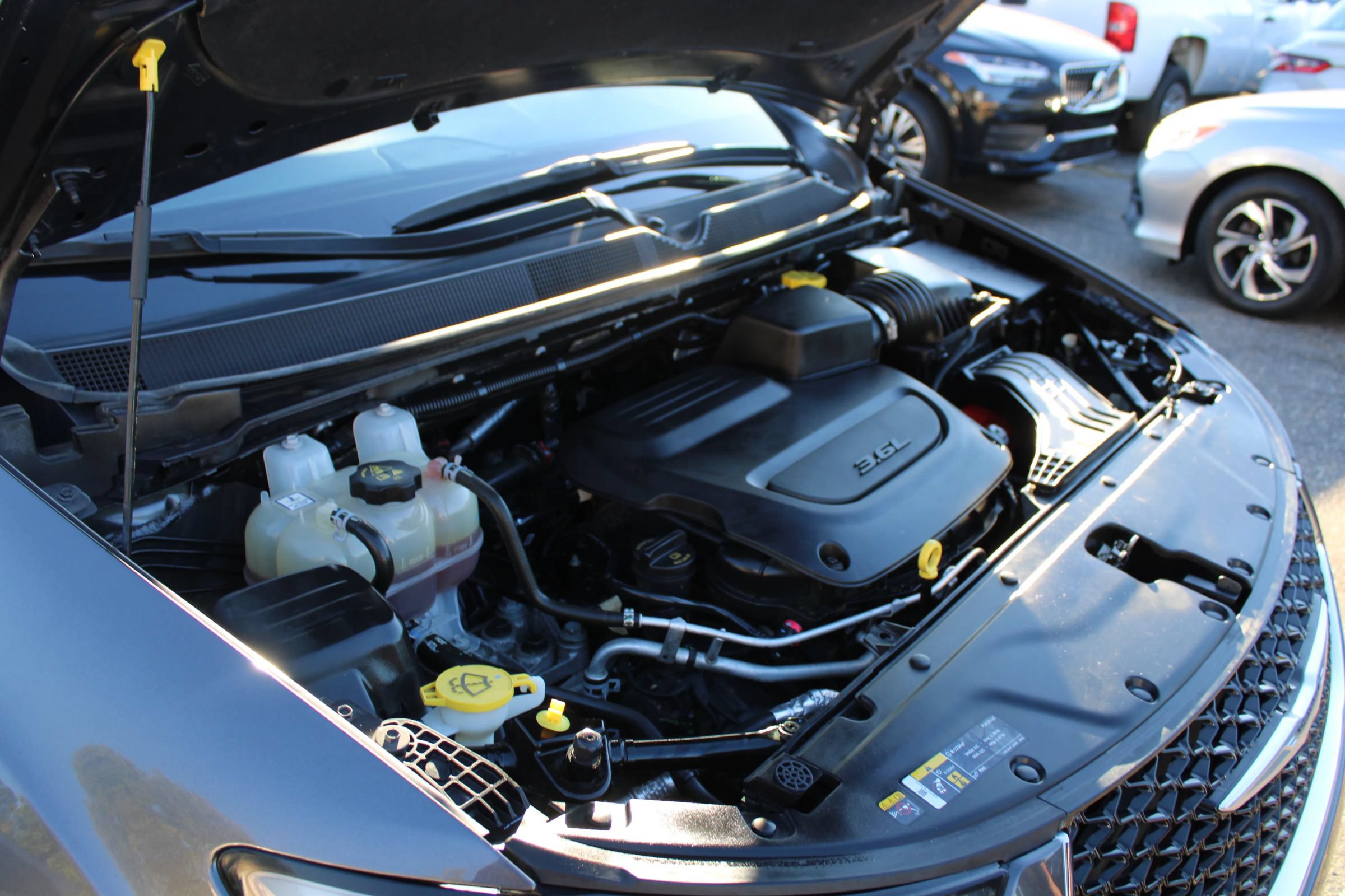 Used 2023 Chrysler Pacifica Touring-L FWD image 20