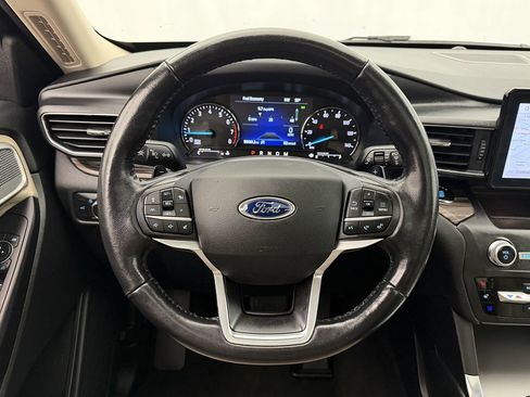 Used 2020 Ford Explorer Limited w/ Class III Trailer Tow Package AWD/4WD image 11
