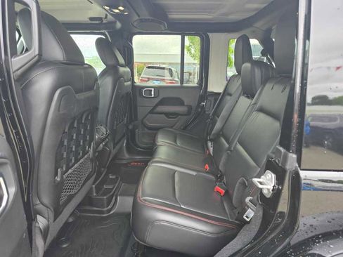Used 2020 Jeep Wrangler Unlimited Rubicon w/ Uconnect 4C Nav & Sound Group AWD/4WD image 16