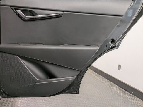 Certified 2024 Kia Niro LX image 25